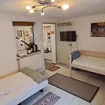 アパート Private 1-2,5 -zimmer-wohnung Mit Terrasse