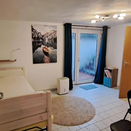 شقة Private 1-2,5 -zimmer-wohnung Mit Terrasse *