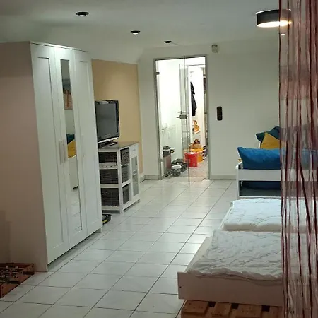 Private 1-2,5 -zimmer-wohnung Mit Terrasse *