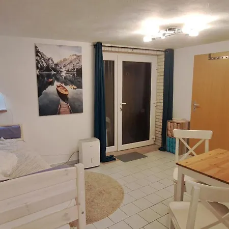 Private 1-2,5 -zimmer-wohnung Mit Terrasse