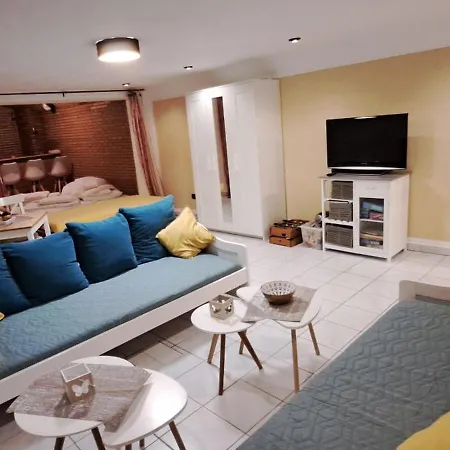 Private 1-2,5 -zimmer-wohnung Mit Terrasse דירה צולפיך