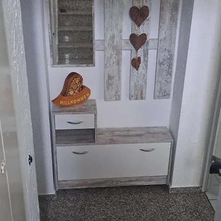 Private 1-2,5 -zimmer-wohnung Mit Terrasse Apartment