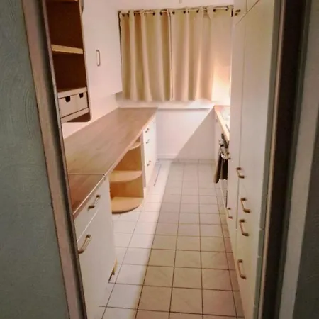 Private 1-2,5 -zimmer-wohnung Mit Terrasse