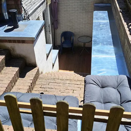 Private 1-2,5 -zimmer-wohnung Mit Terrasse *