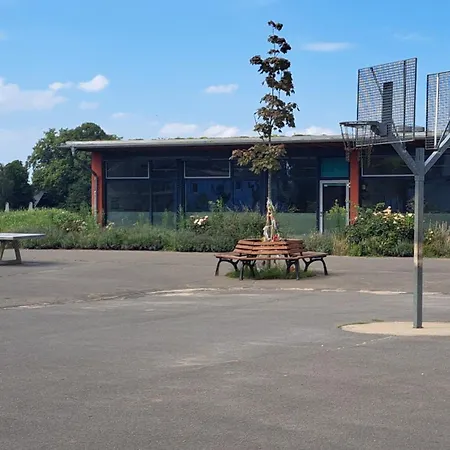 Private 1-2,5 -zimmer-wohnung Mit Terrasse Apartment