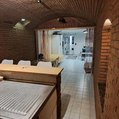 Apartment Private 1-2,5 -zimmer-wohnung Mit Terrasse *