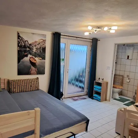 شقة Private 1-2,5 -zimmer-wohnung Mit Terrasse