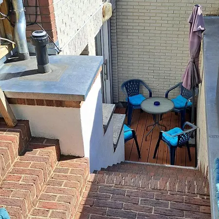 Private 1-2,5 -zimmer-wohnung Mit Terrasse