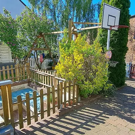 Private 1-2,5 -zimmer-wohnung Mit Terrasse Apartment