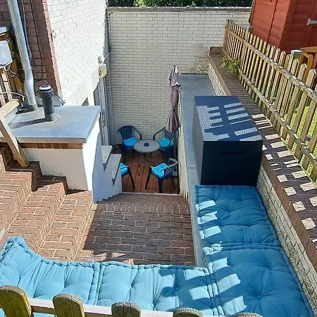Private 1-2,5 -zimmer-wohnung Mit Terrasse Apartman *