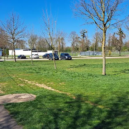 Private 1-2,5 -zimmer-wohnung Mit Terrasse Apartman *