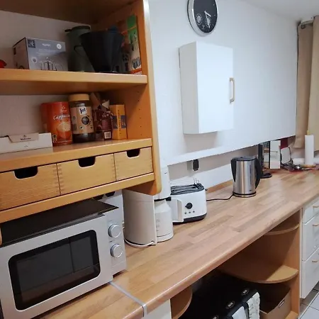 Private 1-2,5 -zimmer-wohnung Mit Terrasse דירה