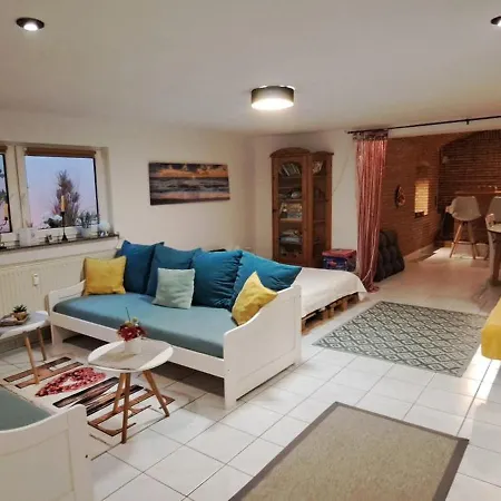 Private 1-2,5 -zimmer-wohnung Mit Terrasse *