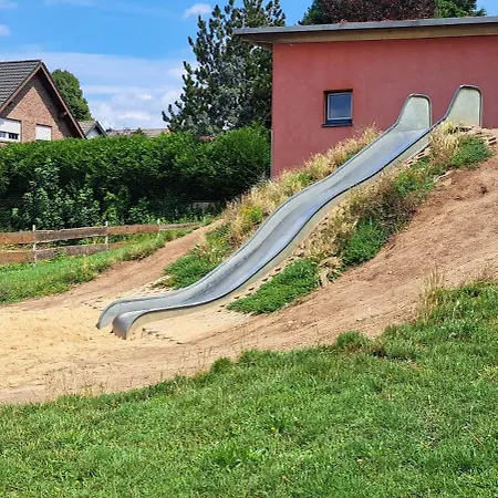 شقة Private 1-2,5 -zimmer-wohnung Mit Terrasse *