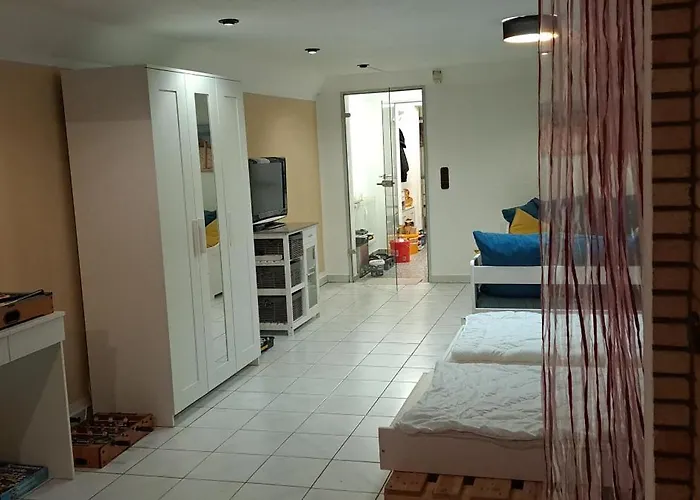 Private 1-2,5 -zimmer-wohnung Mit Terrasse *