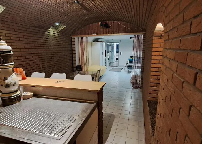 Apartment Private 1-2,5 -zimmer-wohnung Mit Terrasse *