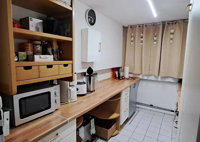 Apartment Private 1-2,5 -zimmer-wohnung Mit Terrasse *