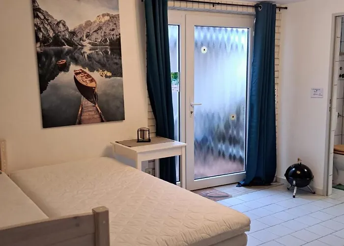 Private 1-2,5 -zimmer-wohnung Mit Terrasse